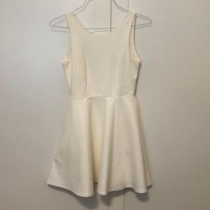 Lulu’s Exposed Back Skater Dress Size M